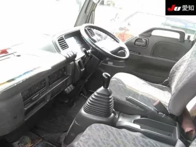 Isuzu TRUCK