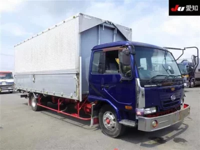 Nissan TRUCK