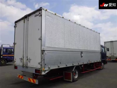 Nissan TRUCK