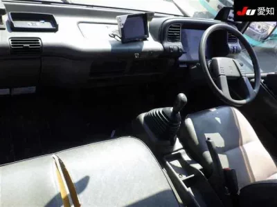 Isuzu TRUCK