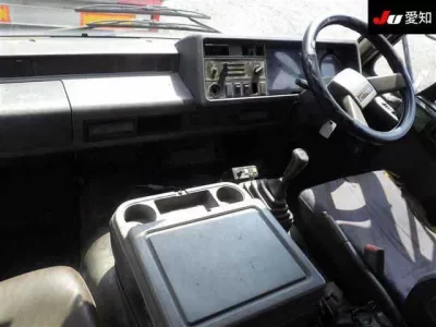 Nissan TRUCK