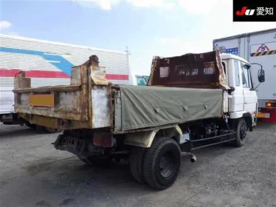 Nissan TRUCK