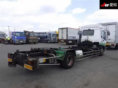 Isuzu TRUCK