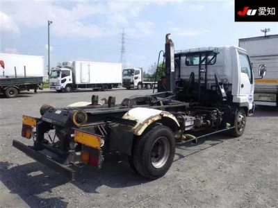 Isuzu TRUCK