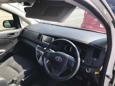 Toyota ISIS