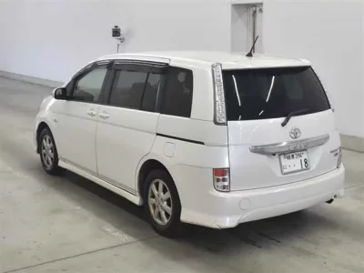 Toyota ISIS