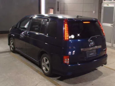 Toyota ISIS
