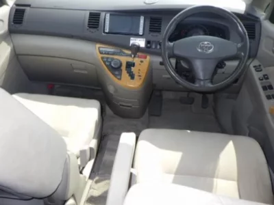 Toyota ISIS