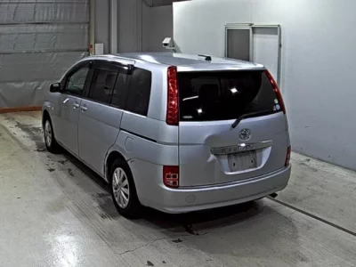 Toyota ISIS