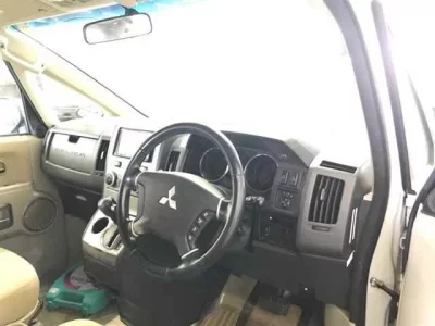 Mitsubishi DELICA D5