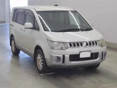 Mitsubishi DELICA D5