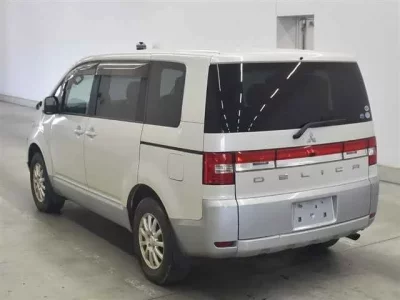 Mitsubishi DELICA D5