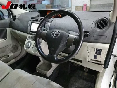 Toyota PASSO SETTE