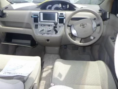 Toyota RAUM
