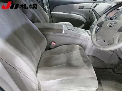 Toyota ESTIMA HYBRID