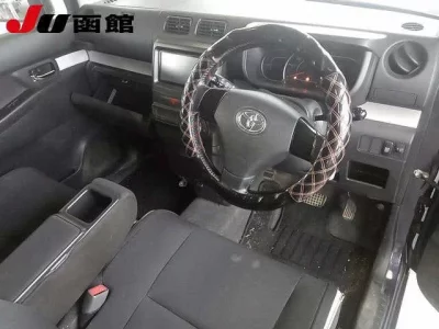 Toyota PIXIS SPACE
