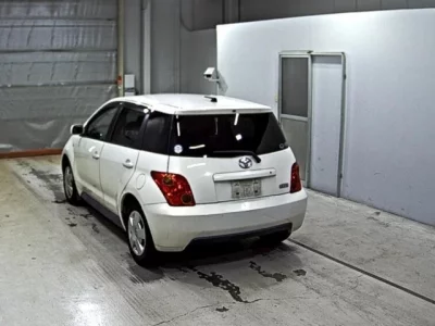 Toyota IST
