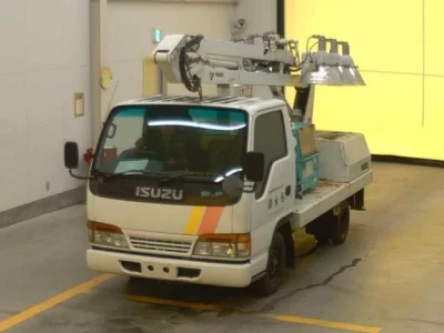 Isuzu ELF
