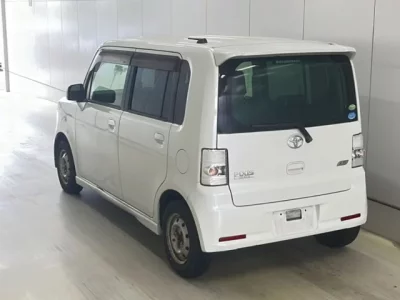 Toyota PIXIS SPACE