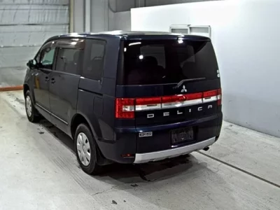 Mitsubishi DELICA D5