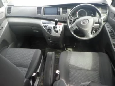 Toyota ISIS