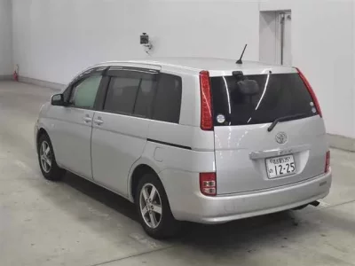 Toyota ISIS