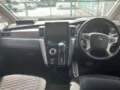 Mitsubishi DELICA D5