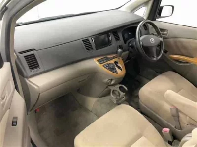 Toyota ISIS