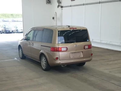 Nissan LAFESTA