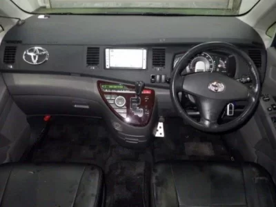 Toyota ISIS
