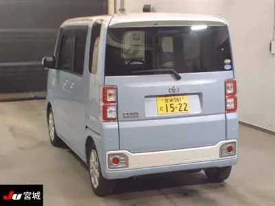 Toyota PIXIS MEGA