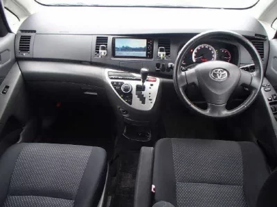 Toyota ISIS