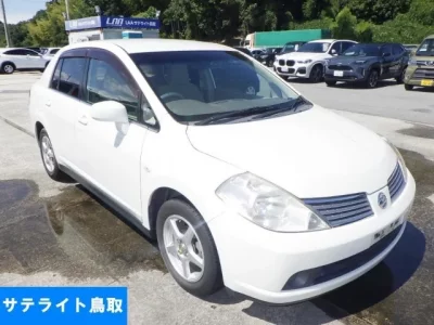 Nissan TIIDA LATIO