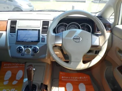Nissan TIIDA LATIO