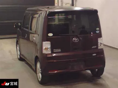 Toyota PIXIS SPACE