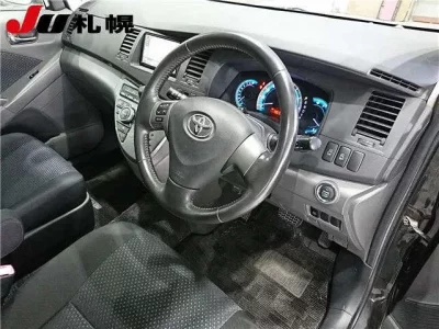 Toyota ISIS