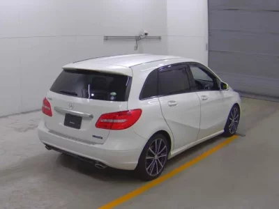 Mercedes-Benz B CLASS