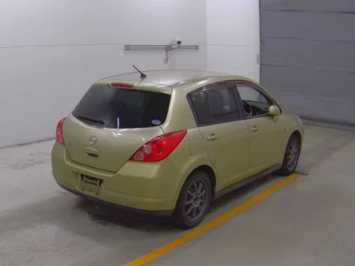 Nissan TIIDA