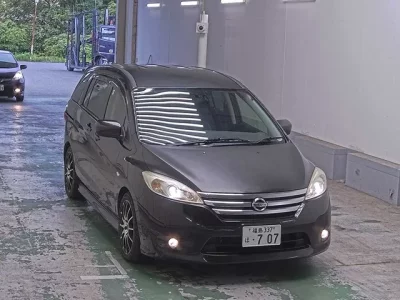 Nissan LAFESTA