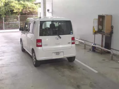 Toyota PIXIS SPACE