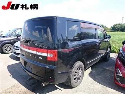 Mitsubishi DELICA D5