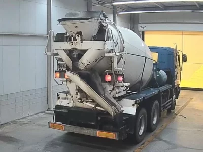 Isuzu TRUCK