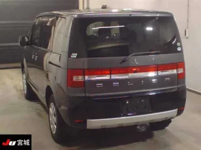 Mitsubishi DELICA D5