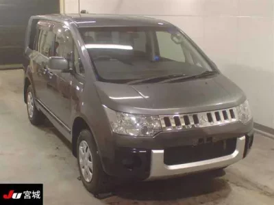 Mitsubishi DELICA D5