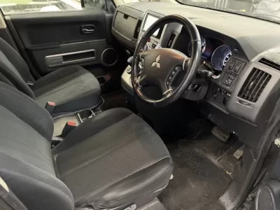 Mitsubishi DELICA D5
