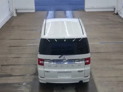 Mitsubishi DELICA D5