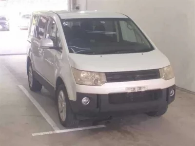 Mitsubishi DELICA D5