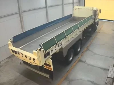 Isuzu TRUCK