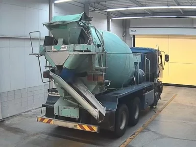 Isuzu TRUCK