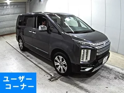 Mitsubishi DELICA D5
